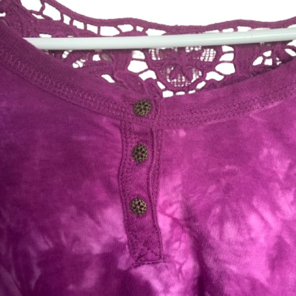 NWOT Tie Dye Top with Woven Back - Picture 4 of 6